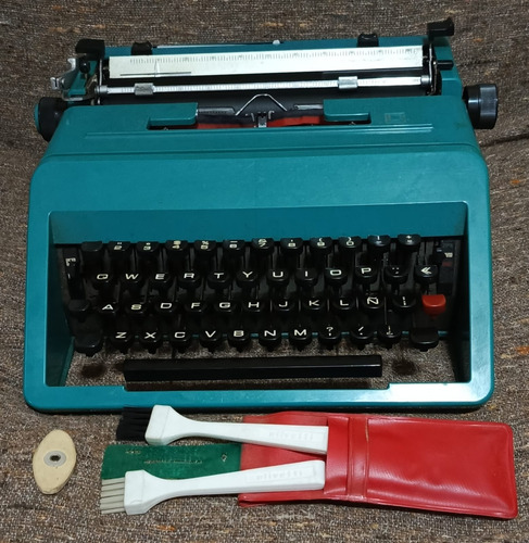 Maquina De Escribir Olivetti Studio 45 + Olivetti College (Usado)
