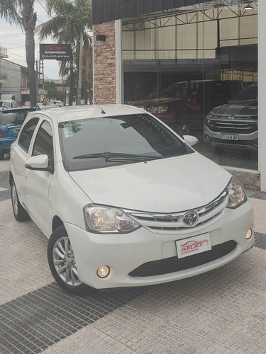 Imagen 6 de 15 de Toyota Etios 2016 1.5 Xls