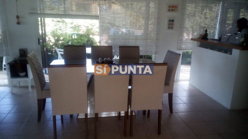 Imagen 4 de 9 de Casa En Venta