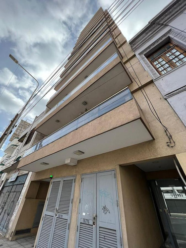 Avenida Mitre 1660, Avellaneda ¡dos Ambientes Al Contrafrente En Venta!