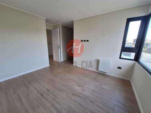Se Vende Moderna Y Exclusiva Casa Sector Poniente