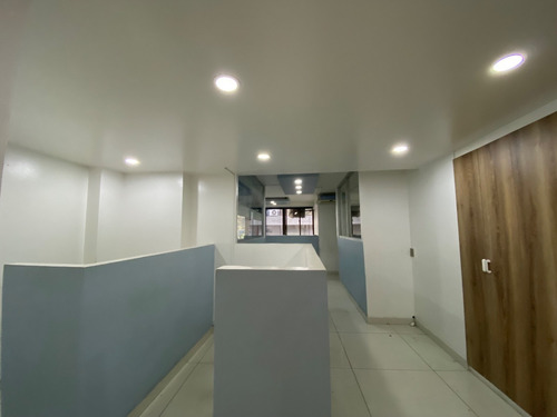Imagen 1 de 14 de Oficina En Arriendo Santa Magdalena / Providencia