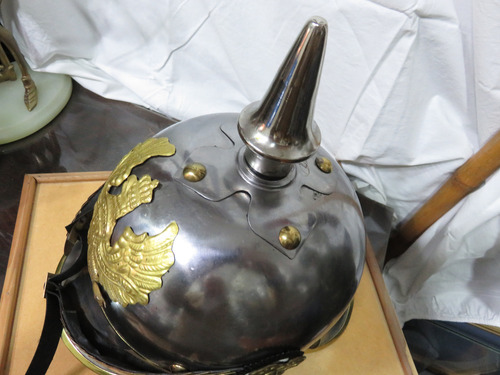 Casco De Coracero Prusiano Pickelhaube Replica (Usado)