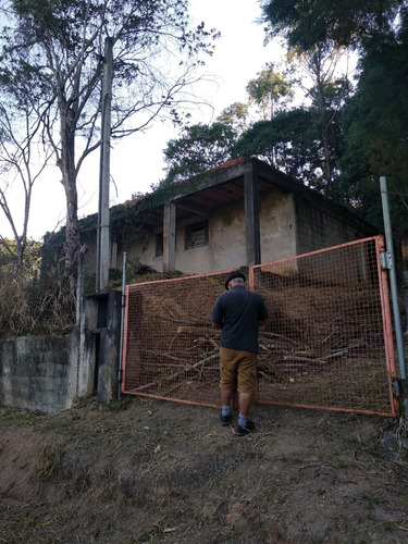 Terreno De 1000m² Em Condomínio Fechado Em Ibiúna Com Construção Semi-pronta!