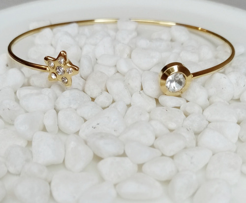 Imagen 2 de 5 de Pulsera Esclava Dorada Brillo Acero