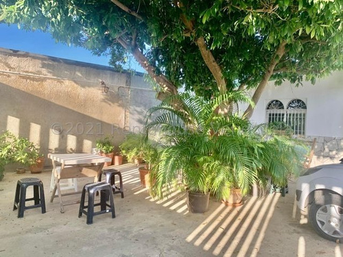 Imagen 9 de 10 de Casa En Venta En San Rafael. Punto Fijo