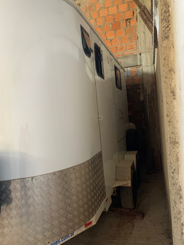 Reboque Para Dois Cavalos Com Apartamento