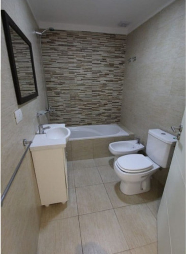 Imagen 10 de 14 de Departamento De 3 Ambientes En Venta - Ramos Mejia Norte