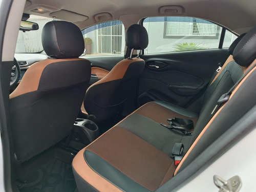 Chevrolet Onix plus Onix 1.4mt Act