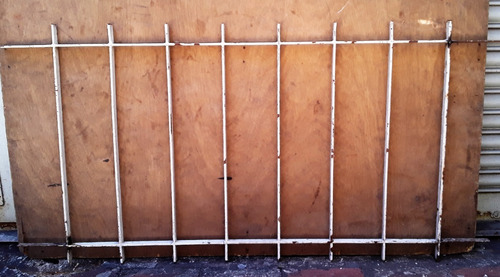 Reja De Hierro Varilla Cuadrada 123x62 Cm. (Usado)
