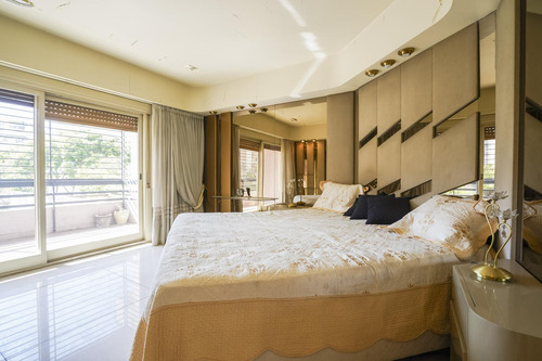 Departamento En Venta, Flores, 6 Ambientes, Con Balcón Al Frente