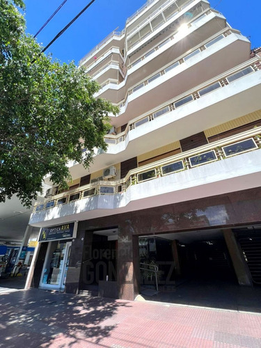 Venta Dpto 2 Amb Sobre Av J.b.alerbdi Mataderos 