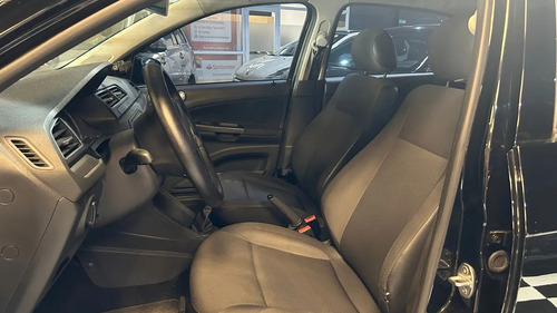 Volkswagen Voyage 1.6 Trenline 101cv