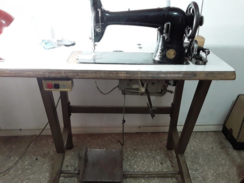 Maquina De Coser Recta Con Mesa Y Motor