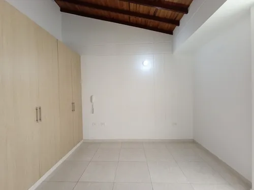 Casa En Arriendo En Prados Del Este. Cod A30500