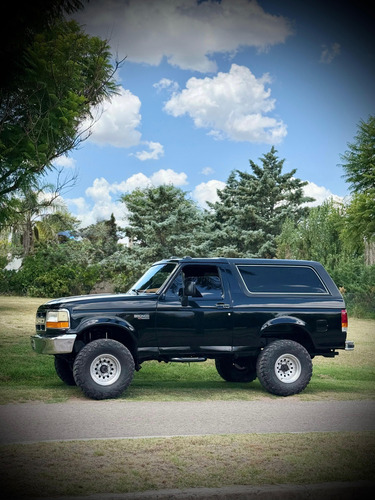 Ford Bronco V8