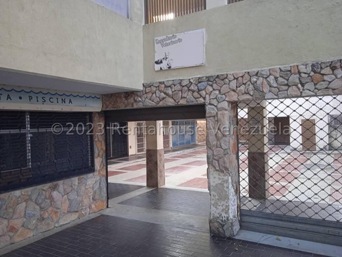 En Av. ''montes De Oca'', Urb. ''padre Alfonso'', Valencia, Local Comercial, Eloisa Mejia 24-13715