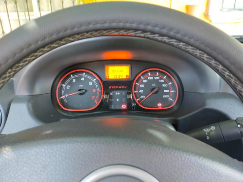 Imagen 6 de 9 de Renault Stepway Dynamique 2015 94,000 Km Rojo 5 Puertas