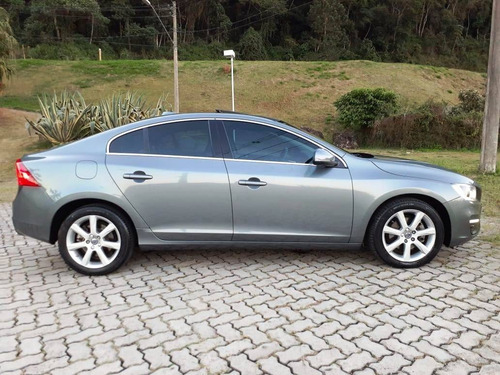 Imagem 13 de 15 de Volvo S60 2.0 T4 Momentum Gasolina 4p Automático