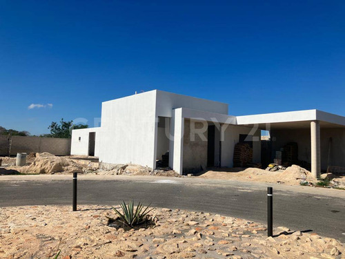 Casa En Venta, En Cholul, Mérida, Yucatán