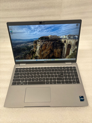 Laptop Dell Latitude 5540 I7 13th 16 Ram 512 Ssd 15in (Usado)