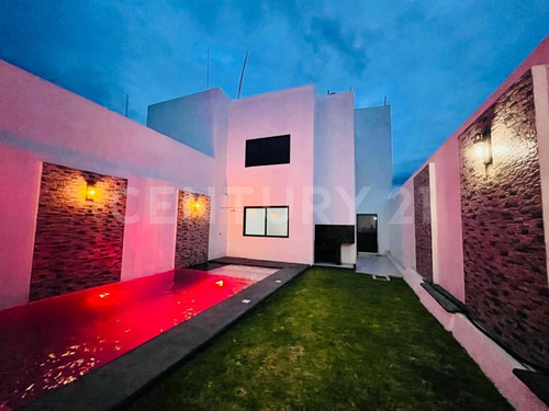 Casa En Venta Con Alberca, Cuautla, Morelos