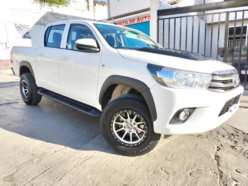 Toyota Hilux 2.7 Cabina Doble Base Mt