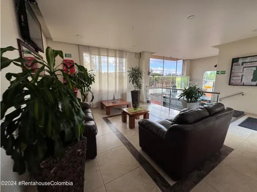 Apartamento En Modelia Occidental Rah Co: 25-142