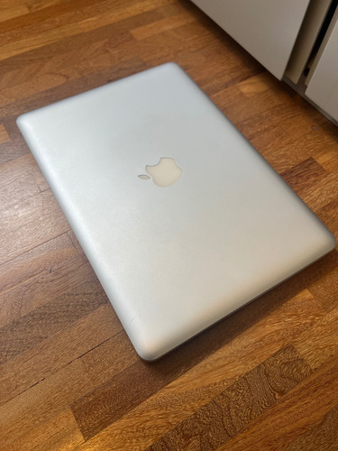 Macbook Pro 2009 - 8gb - 240ssd - 2,53 Ghz Intel Core 2 Duo Prateado (Usado)