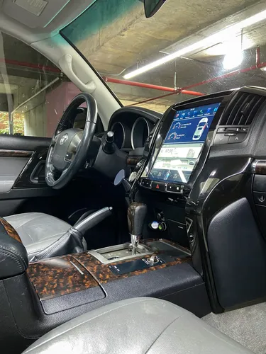 Toyota Land Cruiser V8 VX LC200 IMPERIAL 4X4 4.7 AT