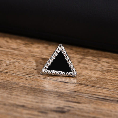 Pendiente Arete Acero Inoxidable Triangulo Negro Unisex