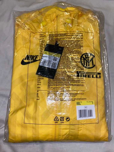 Imagen 2 de 9 de Cortaviento Inter De Milan Colección Pirelli Talla S 2019/20