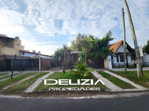 Venta De Casa En Castelar Norte