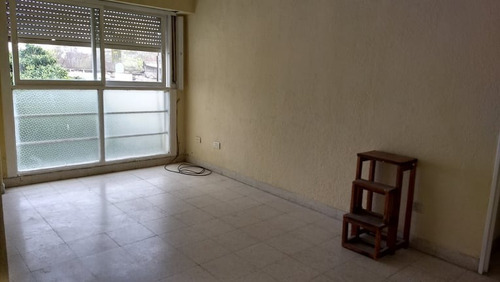 Imagen 1 de 10 de Departamento En Venta En La Plata