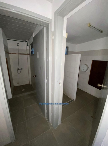 Hermoso Local Comercial A Metros De Costa Urbana