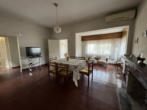 Casa 3 Dorm. - Departamento - Garage Y 1080 M2 De Terreno - Ubicado A 6 Cuadras Del Centro
