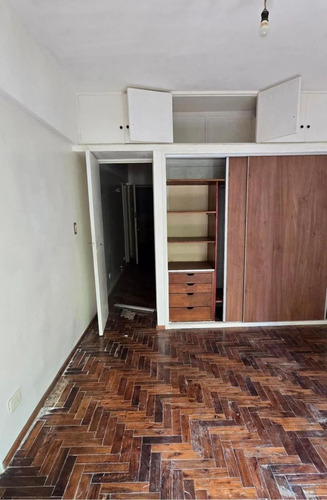 Departamento De 35m² Con Balcón Al Frente. Barrio Y Ubicación Privilegiadas: En La Vereda Del Subte H Y D. Zona Industrial Y Comercial. Facultades. Apto Profesional. Mega Punto Del Planeta. Dueño Dir
