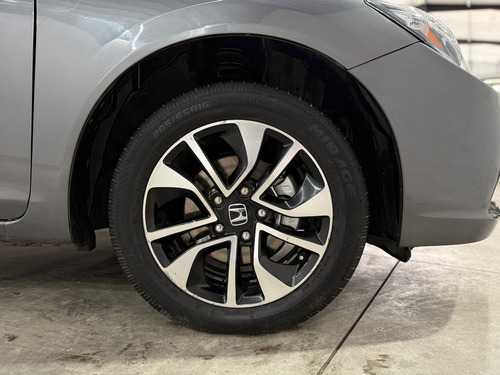 Honda Civic 1.8 Ex Sedan L4 . At
