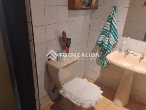 Casa En Venta De 3 Dorm. En La Florida