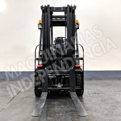 Imagen 6 de 11 de Autoelevador Royal Diesel 2500 Kg Desplazador 0km