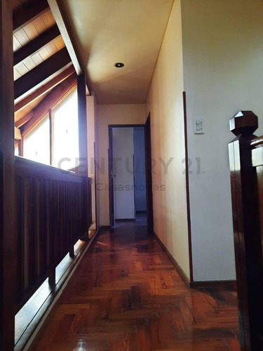 Imagen 13 de 29 de Excelente Chalet Sobre 294 M2 Quincho Parrilla Cochera 2 Autos
