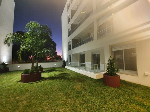 Imagen 5 de 8 de Alquiler Apartamento, 2 Dormitorios, Tres Cruces, Con Garage