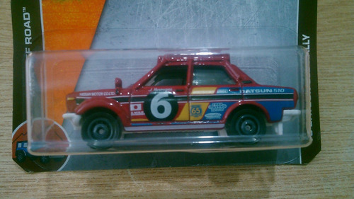 Imagen 2 de 4 de Matchbox 70 Datsun 510 Rally Rojo 2018 Nuevo