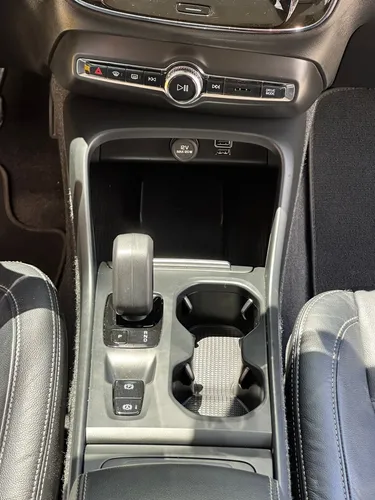 Volvo XC40 T4 MOMENTUM 2.0 AT