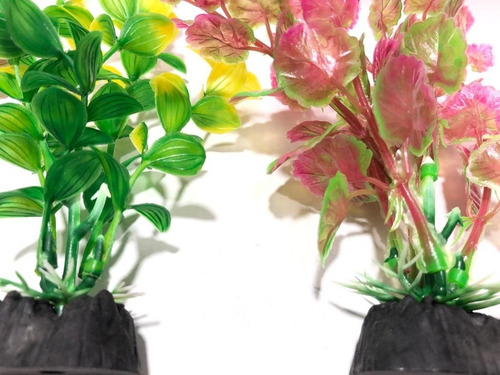 Imagem 4 de 5 de Kit Planta Plástica Aquário 10cm Betta Collor B - 03un.