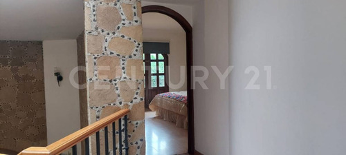 Casa En Renta, Estilo Colonial, 4 Recámaras, Jardín, San Pedro Cholula, Puebla