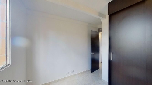 Imagen 12 de 16 de Vendo Apartamento En Pajarito(medellin) C.m 23-549