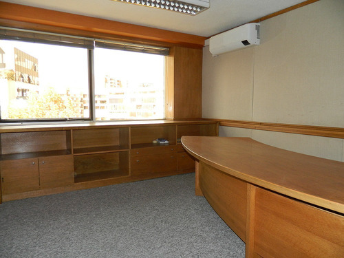 Gran Oficina En Arriendo, 5 Privados, 2 Estacionamientos