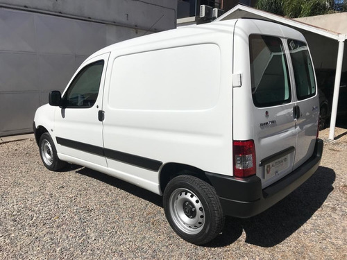 Imagen 4 de 12 de Citroën Berlingo 1.6 Nafta Bussines 75cv - 2022 - 0 Km