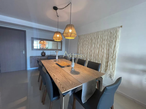 Apartamento En Piso Alto Torre Look Brava